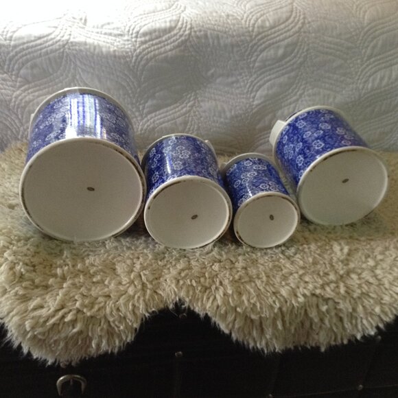 VTG Blue and White Canisters; Chintz Pattern, Glazed ceramic, Traditional, 4 Pc. - Picture 3 of 4